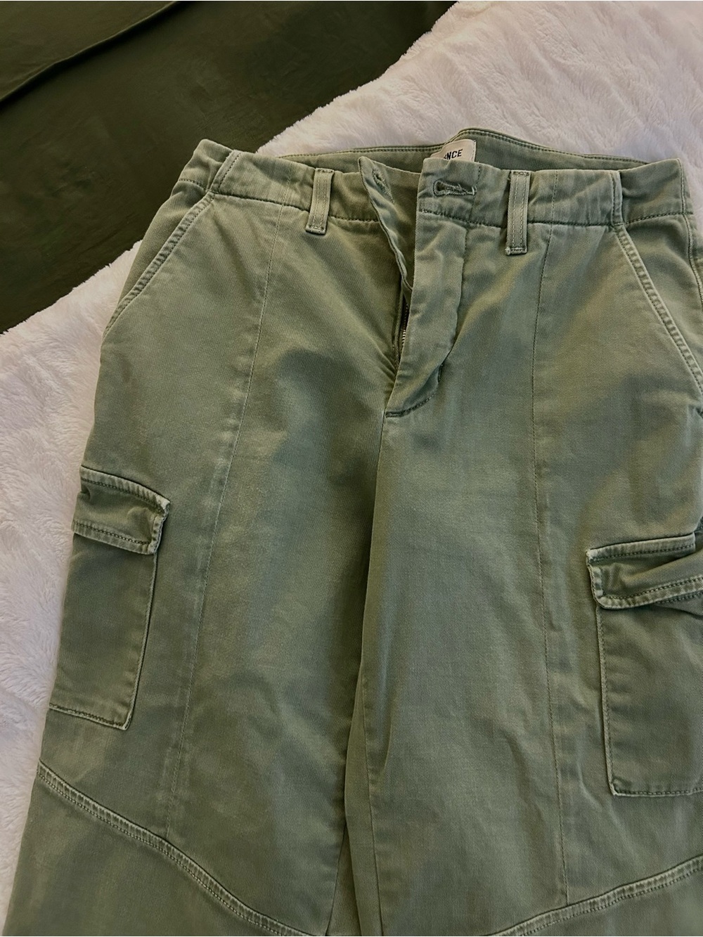 Women’s Olive Green Cargo Jeans.  Size 27 NWOT